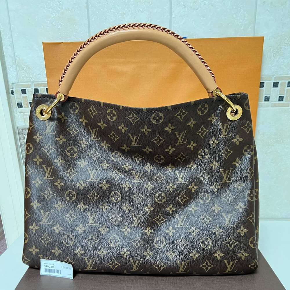 Authentic Louis Vuitton Artsy